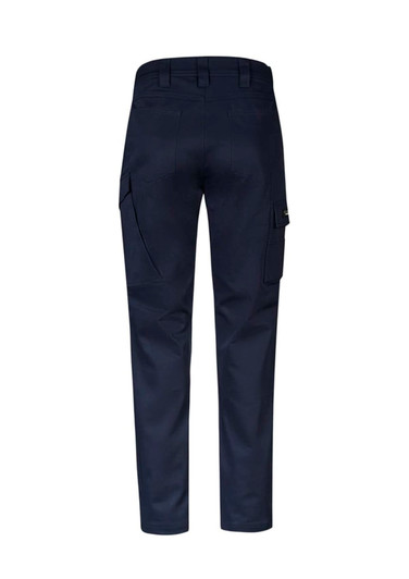 Men's essential basic stretch cargo pant in navy blue, featuring side pockets and a fitted design. Includes branding.