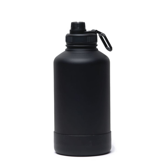A drink bottle in matte black with a screw-top lid and a handle for easy transport. It features a logo.