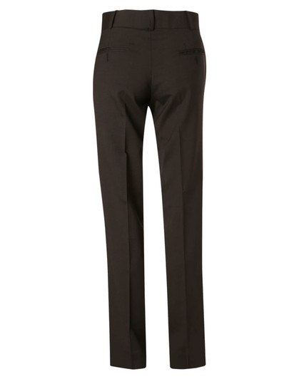 Women’s low rise pants in dark brown wool stretch, featuring a tailored fit and two back pockets.