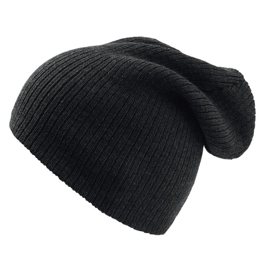 A black beanie made of ribbed fabric, featuring a slouchy design and a discreet logo.
