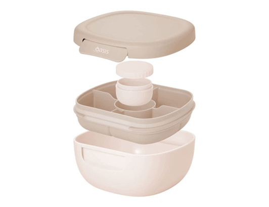 An expandable salad bowl in a light beige colour, featuring compartments and a lid, with a branding logo.