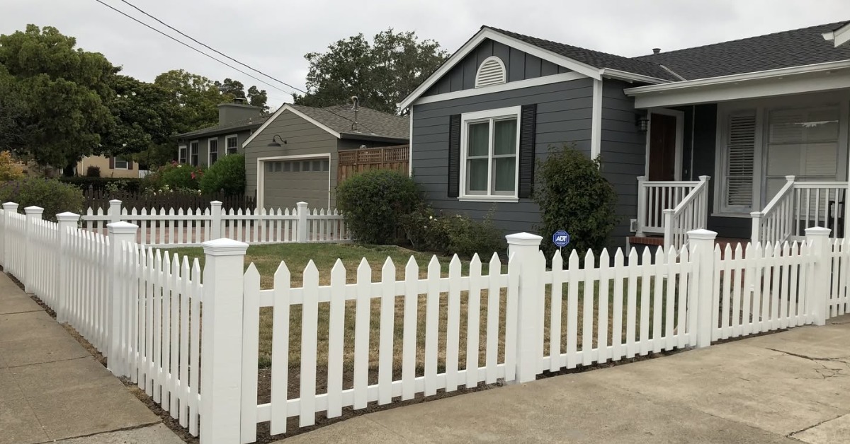 How Decorative Post Caps Improve Your Home’s Curb Appeal