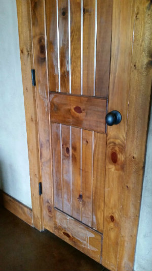 wood-door-kitchen-cabinet-cleaner.jpg