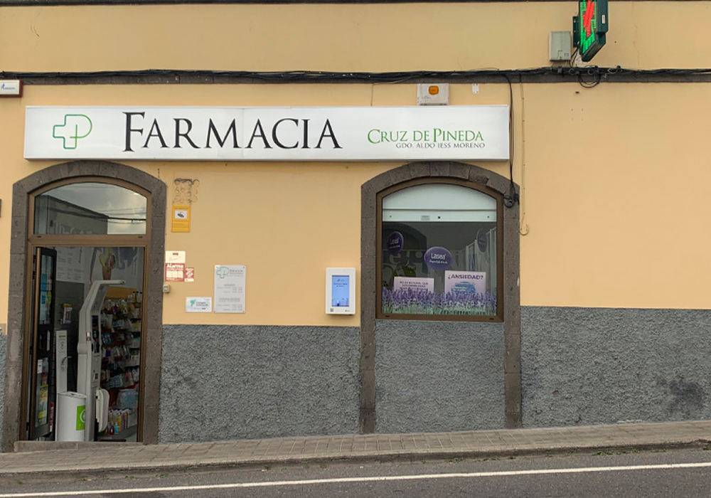 imagen farmacia cruz de pineda 3