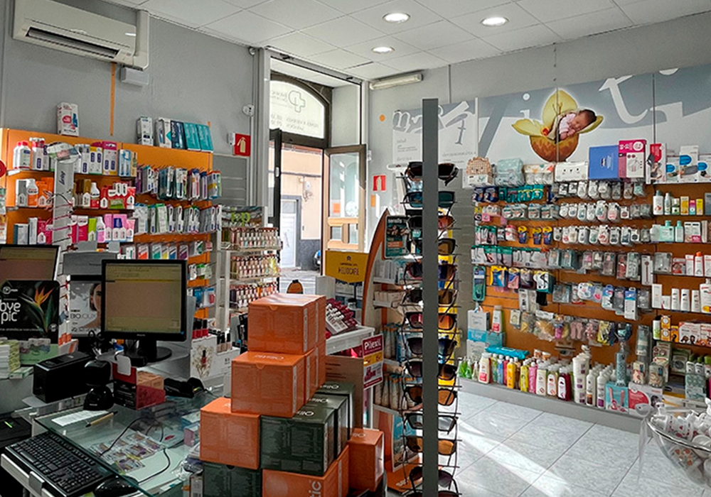 imagen farmacia cruz de pineda 4