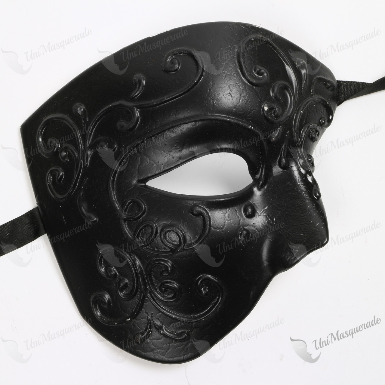 black masquerade mask