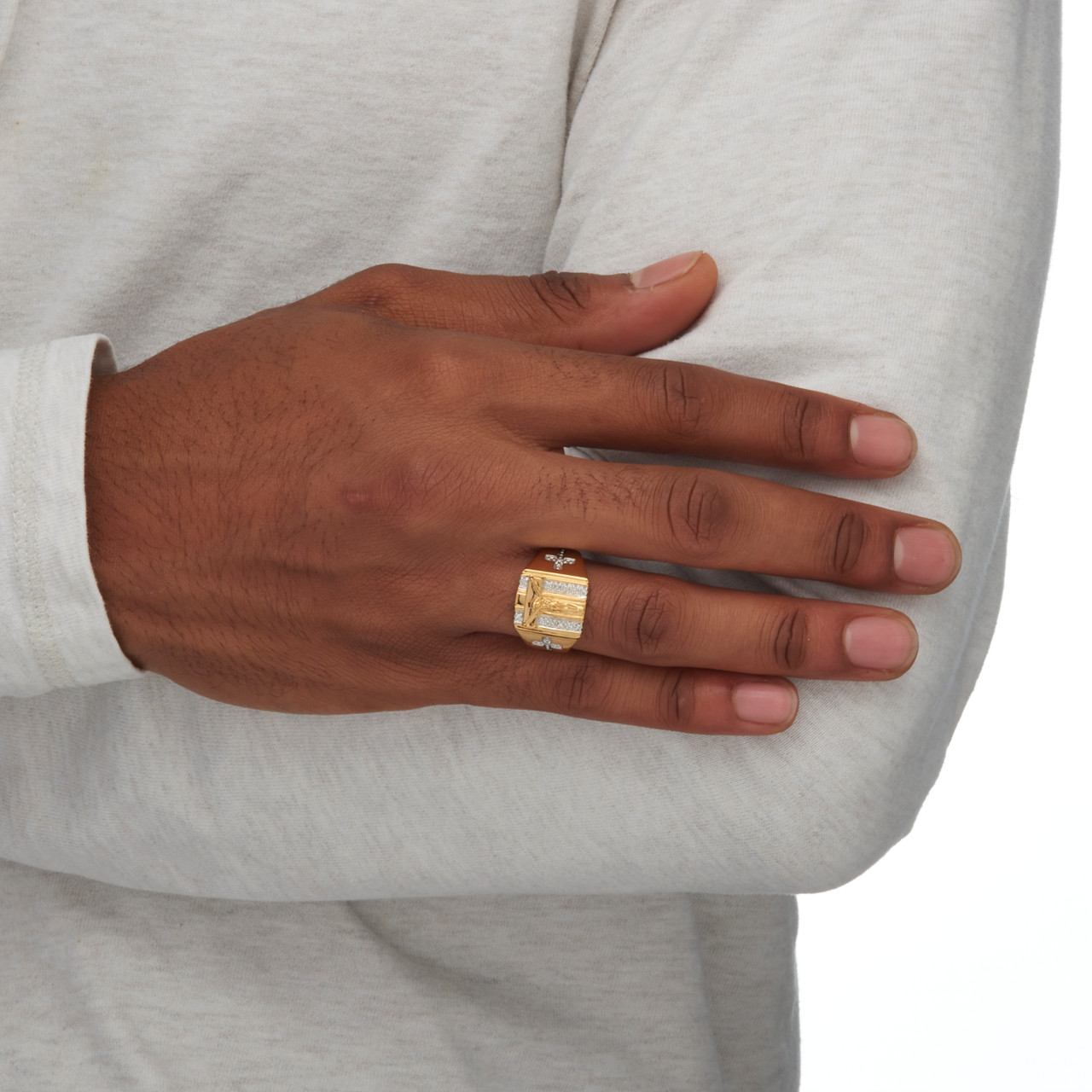 Men's 1/10 TCW Round Diamond Crucifix and Cross Ring in 18k Gold