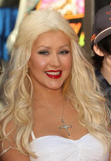 Christina Aguilera tones down look on The Voice