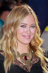 Hilary Duff goes for bold bling at 'Planes' premiere