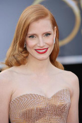 Jessica Chastain stuns in gold at the Academy Awards 