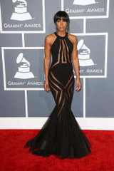 Kelly Rowland breaks all kinds of rules at the Grammys