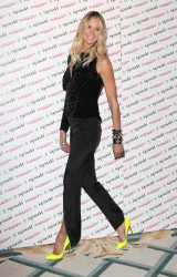 Elle Macpherson rocks edgy look at Top Model event