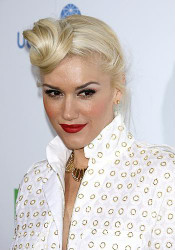 Gwen Stefani looks fantastic even while running errands