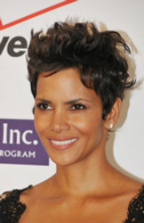 Halle Berry shows off new 'do at Revlon event