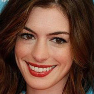 Anne Hathaway announces her engagement