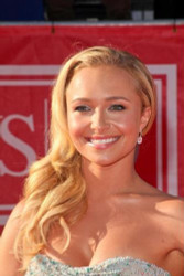 Hayden Panettiere and Olivia Munn wow ESPY's red carpet