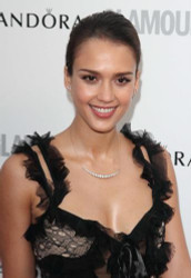 Jessica Alba stuns the Glamour UK red carpet