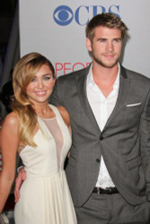 Miley Cyrus and Liam Hemsworth announce engagement