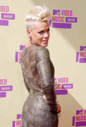 Pink shines at VMA's