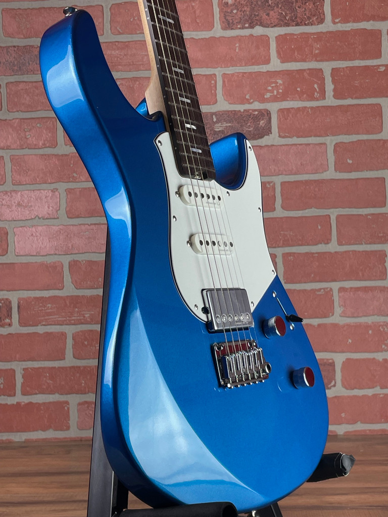 Yamaha PACS+12 Pacifica Standard Plus Electric Guitar - Sparkle Blue