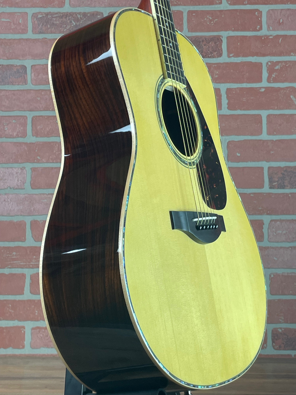 Yamaha LL16D ARE Original Jumbo Acoustic-Electric Guitar - Natural