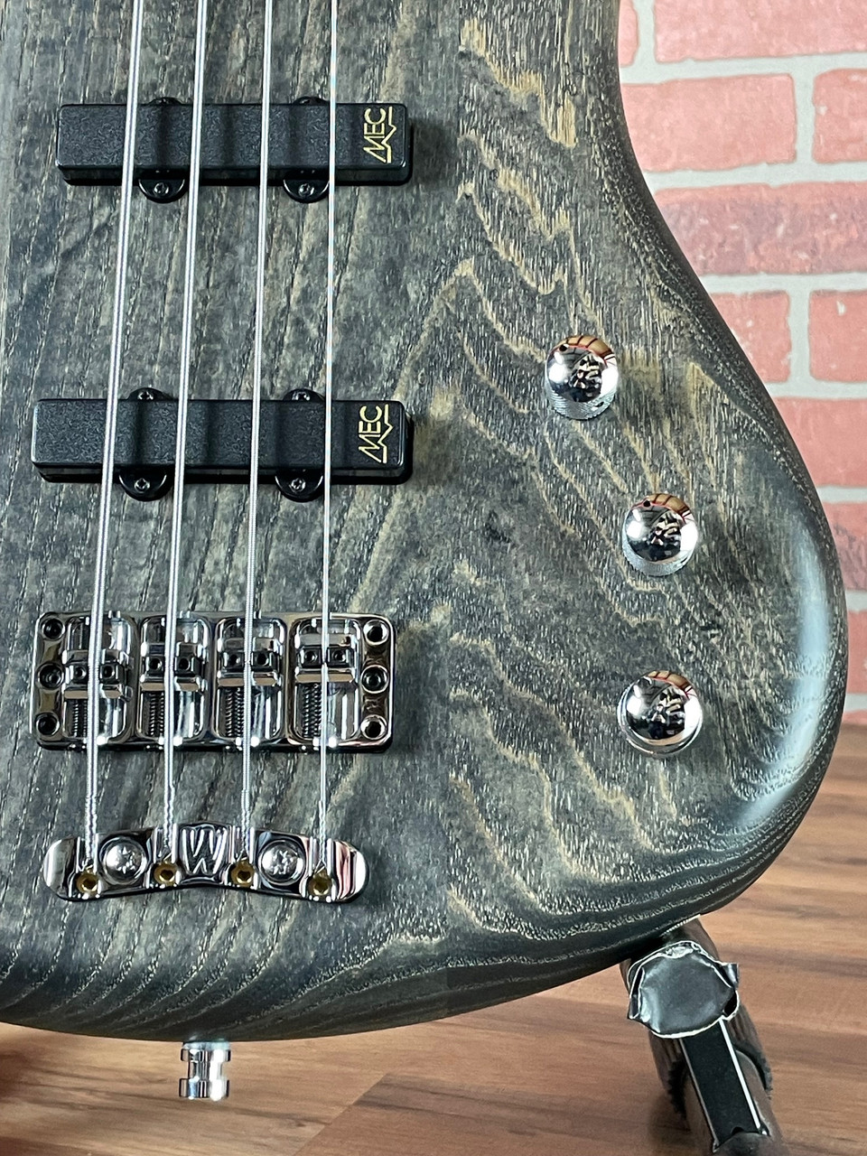 【美品】Warwick Corvette Standard エレキベース Warwick Corvette Standard Electric Bass Guitar | Cream City Music