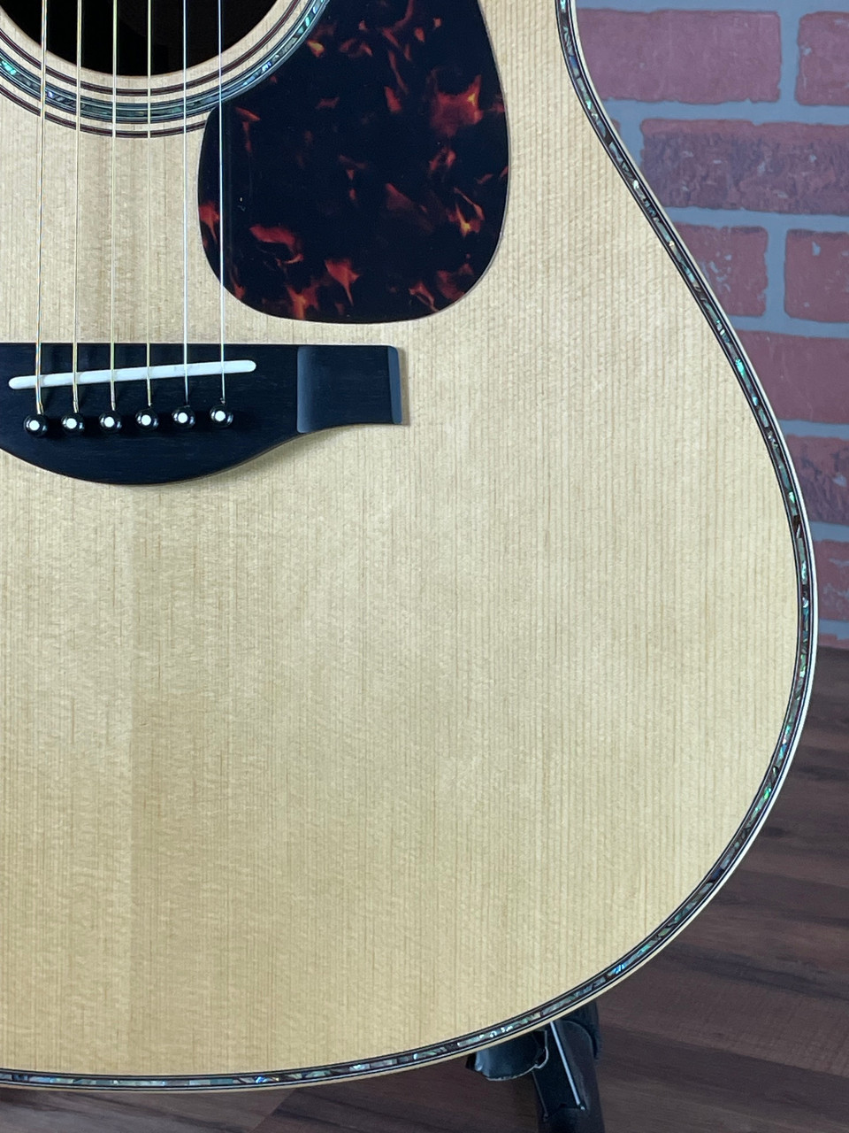 Shop Yamaha LL36 ARE Jumbo Acoustic Guitar - Premium Tonewoods