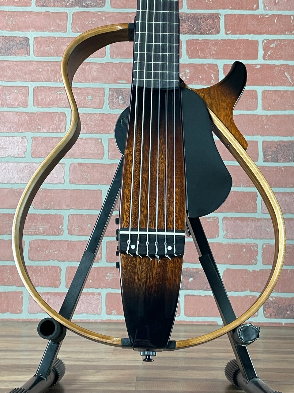Shop Yamaha SLG200N Silent Nylon-String Guitar - Tobacco Sunburst Shop Yamaha SLG200N Silent Nylon-String Guitar - Tobacco Sunburst
