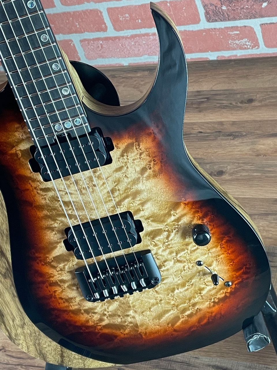 Shop Schecter USA Sunset Extreme Exotic 6 - Bird's-Eye Maple