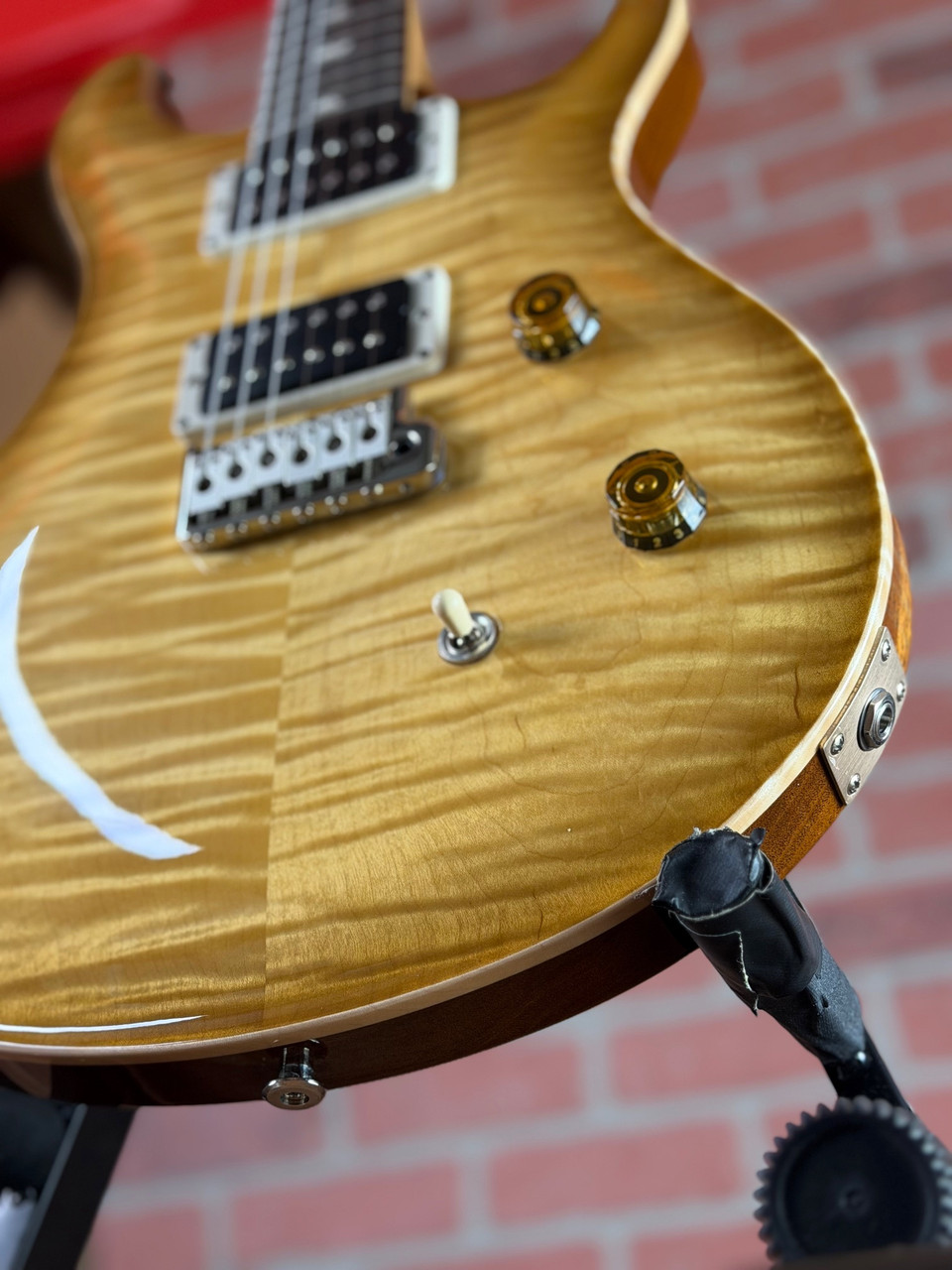 Chitarra Elettrica Solid Body Destra - Vintage Sunburst, Top Acero Fiammato, 24 Tasti - Nuova