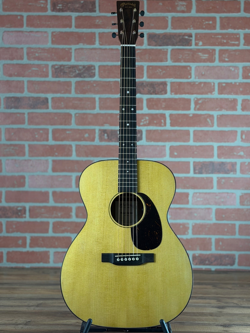 Shop Martin 000-10E Retro Acoustic-Electric - Spruce Top | No