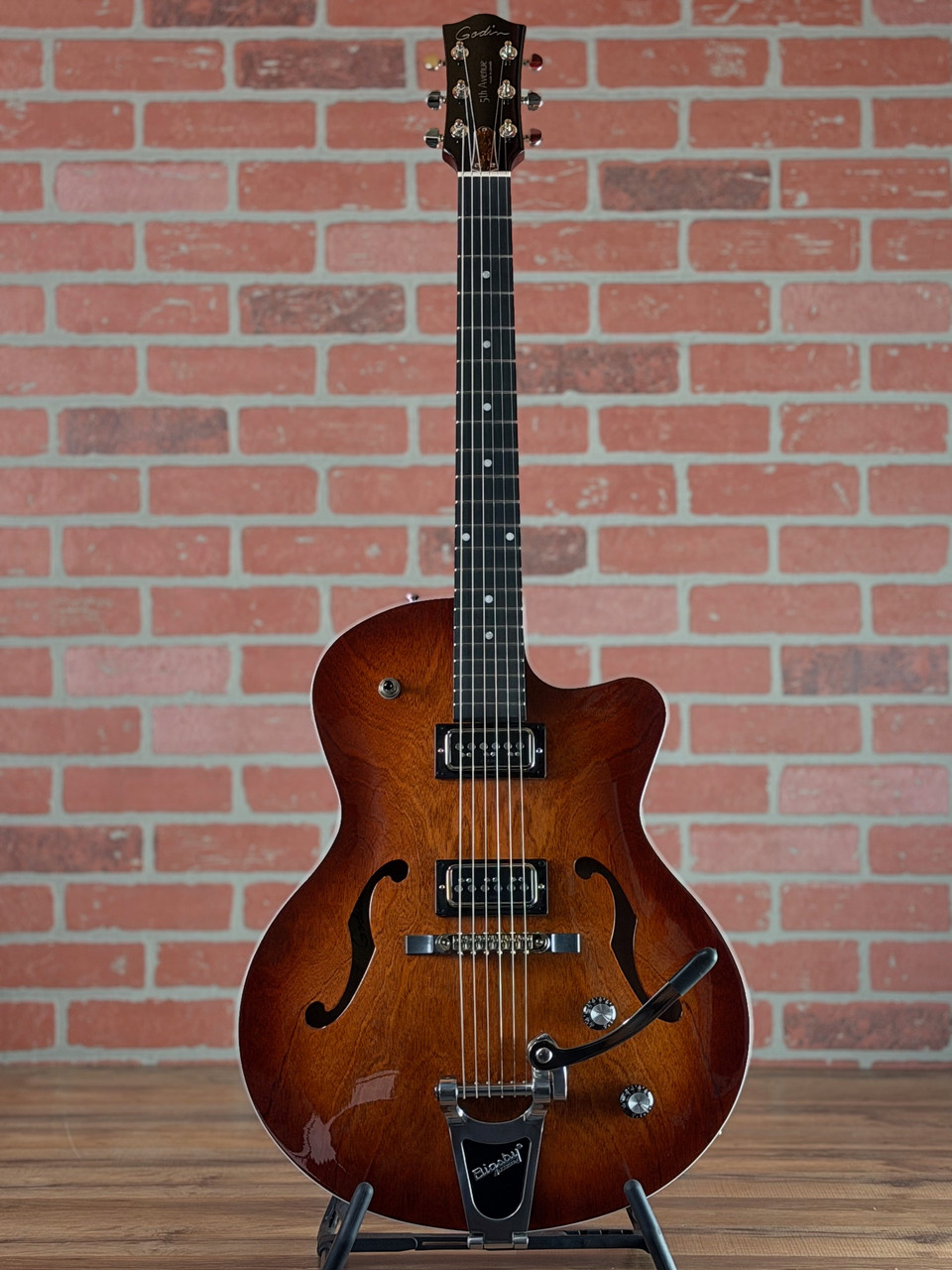 Shop Godin 5th Avenue Uptown T-Armond Hollowbody | No Limit Guitar