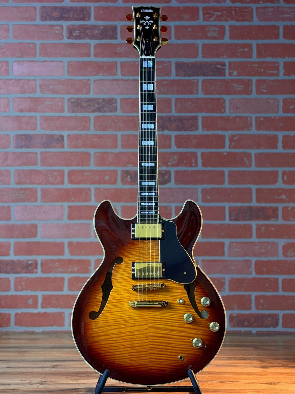Shop Yamaha SA2200 Semi-Hollow Electric Guitar – Violin Sunburst
