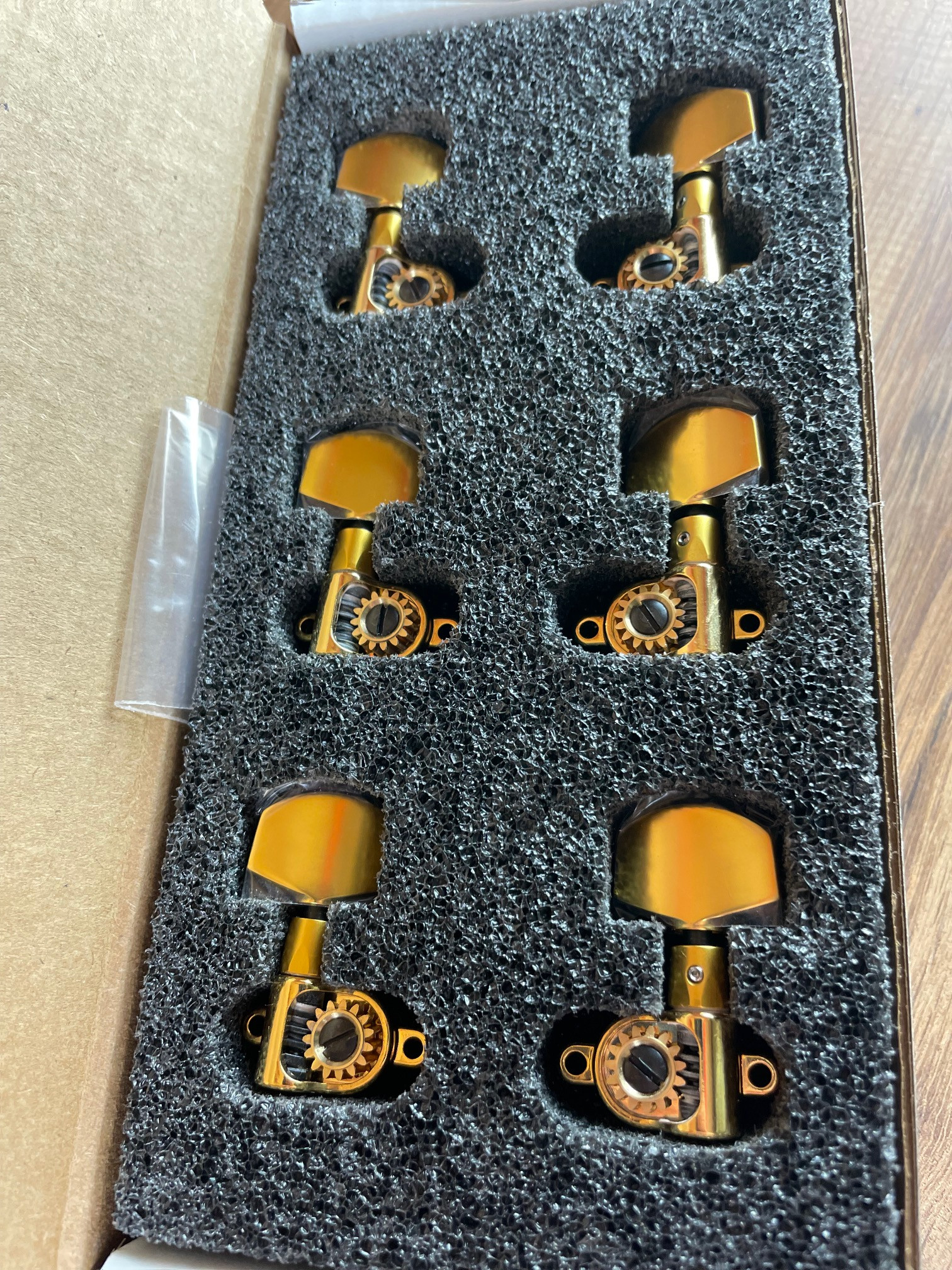 PRS Phase III Gold Locking Tuners w/ Worm Collar (set of six) at 