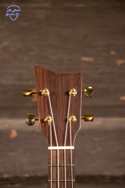 Kremona Mari Concert Ukulele w/Hardshell Case Kremona Mari Concert Ukulele w/Hardshell Case