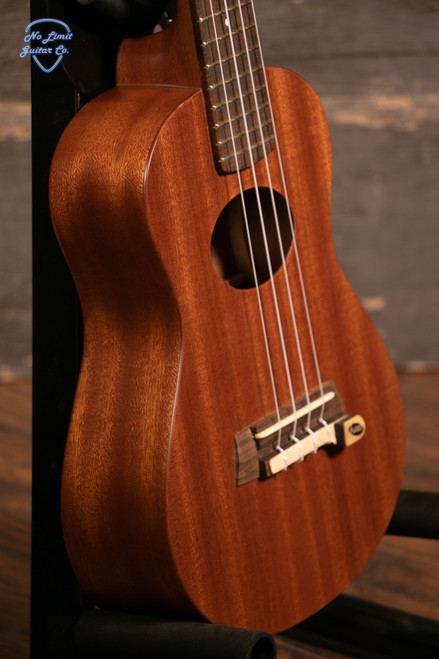 Kremona Mari Concert Ukulele w/Hardshell Case Kremona Mari Concert Ukulele w/Hardshell Case