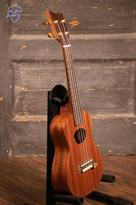 Kremona Mari Concert Ukulele w/Hardshell Case Kremona Mari Concert Ukulele w/Hardshell Case