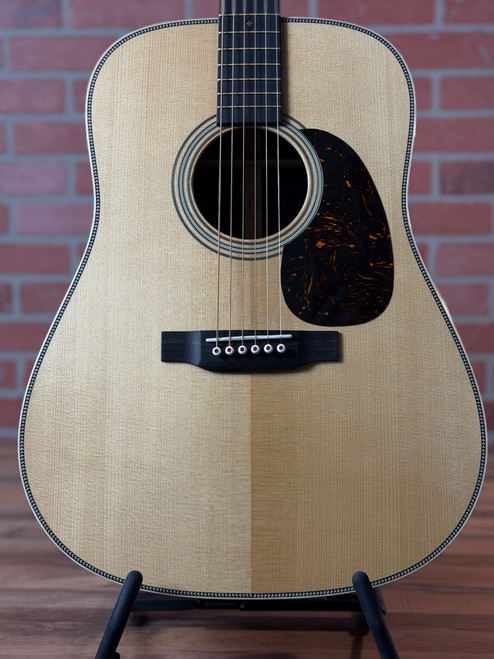 Martin D-28 Modern Deluxe Acoustic Guitar - Natural