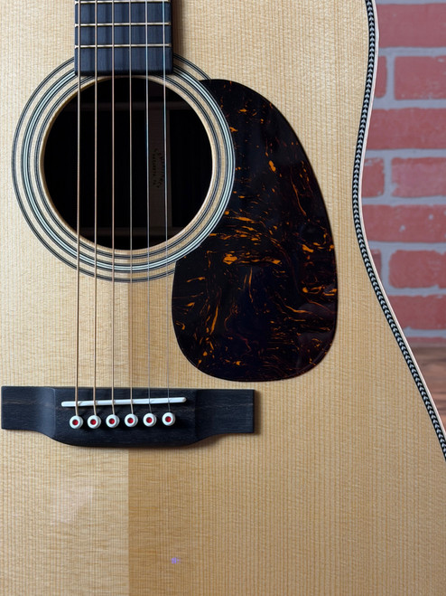 Martin D-28 Modern Deluxe Acoustic Guitar - Natural