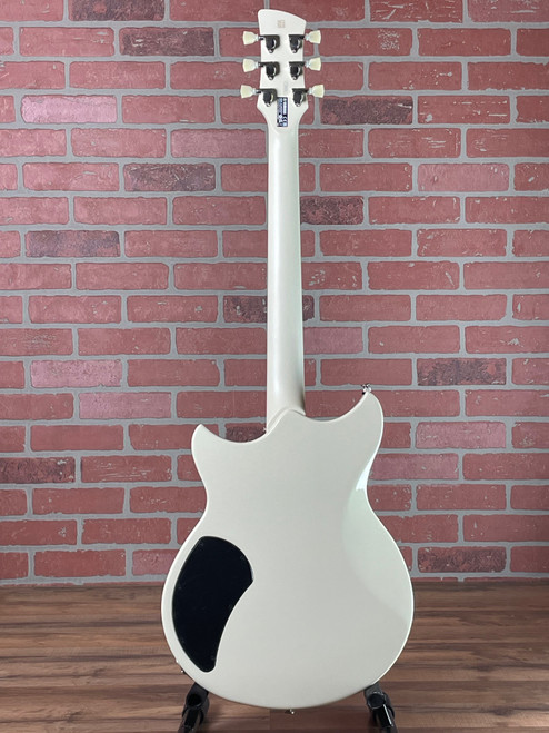 Yamaha Revstar Element RSE20 Electric Guitar - Vintage White Yamaha Revstar Element RSE20 Electric Guitar - Vintage White