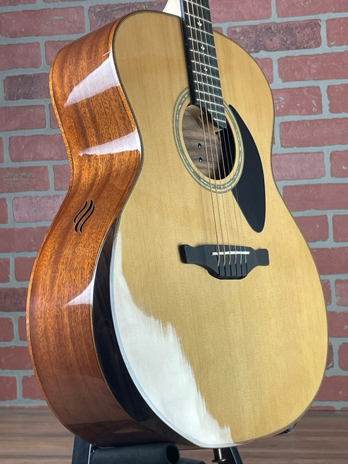 Riversong P555-A (Folker) Acoustic Guitar Riversong P555-A (Folker) Acoustic Guitar