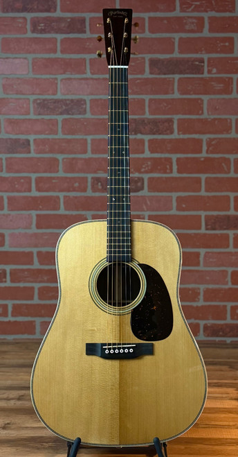 Martin D-28E Modern Deluxe Acoustic-Electric Guitar - Natural