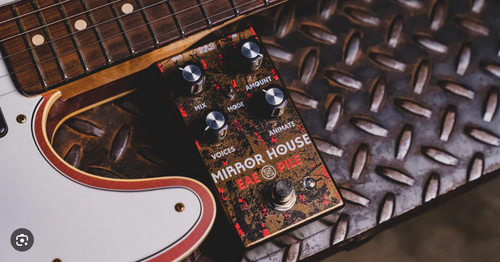 Electronic Audio Experiments Mirror House V2 Digital Pitch Shifting Modulator Effect Pedal - Bronze