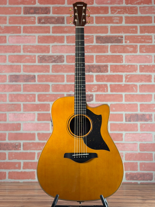 Yamaha AC5M ARE Concert Cutaway Acoustic-electric Guitar - Vintage Natural