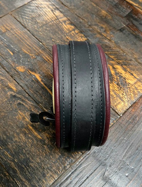 Martin Black & Maroon Garment Leather Guitar Strap (18A0080) Martin Black & Maroon Garment Leather Guitar Strap (18A0080)