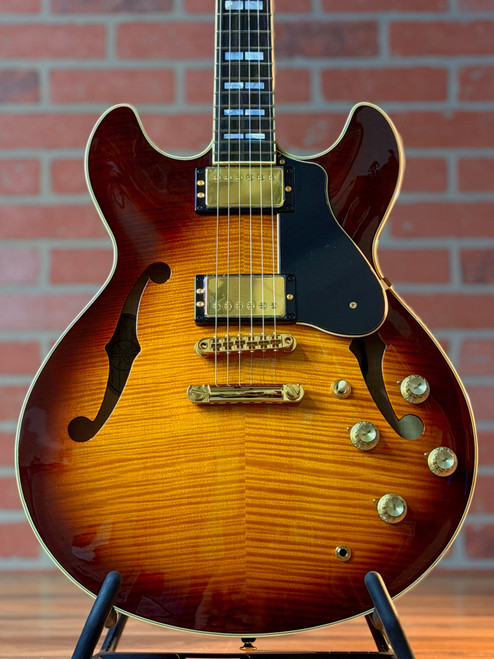 Yamaha SA2200 Violin Semi-Hollow Electric Guitar - Violin Sunburst