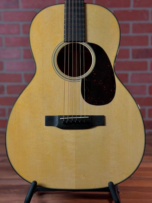 Martin 00-12FDB Grant Concert Engelmann Spruce & Sinker Mahogany Acoustic Guitar - Natural Aging Toner