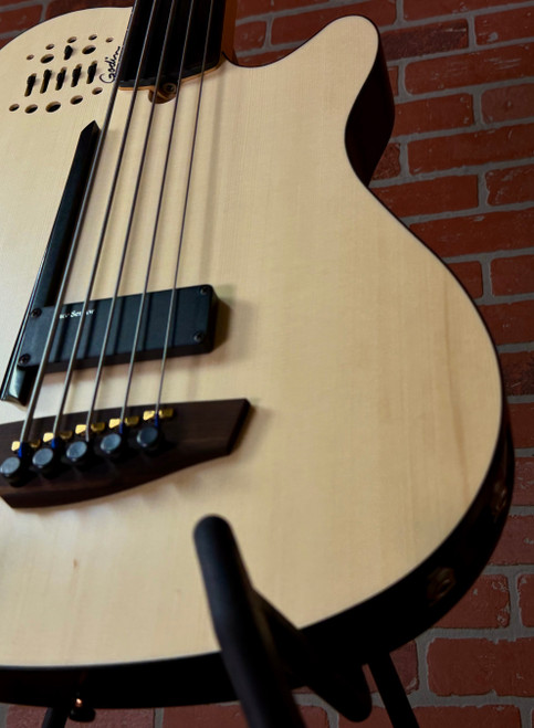 Godin A5 Ultra 5-string Fretless Acoustic-electric Bass Guitar - Natural