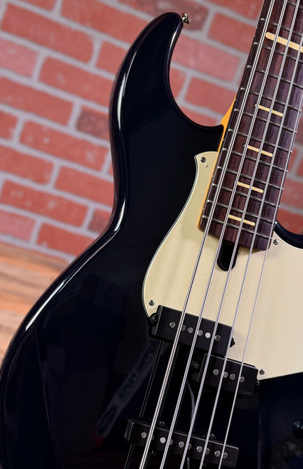 Yamaha BBP5 5-string Electric Bass Guitar - Midnight Blue