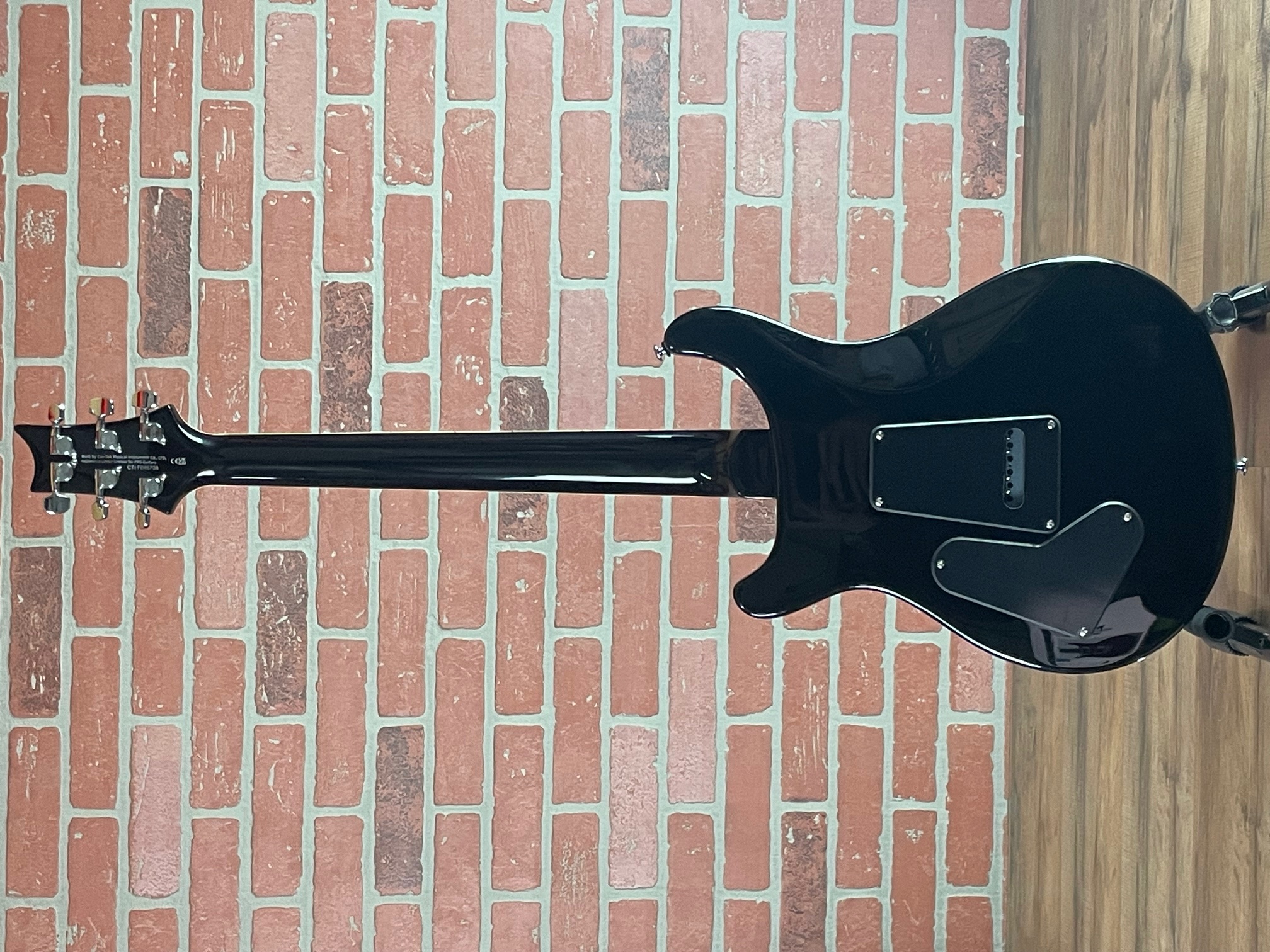 Shop PRS SE Custom 24 Electric - Quilted Black Gold | No Limit